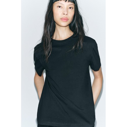 BASIC-T-SHIRT AUS BAUMWOLLE BASIC-T-SHIRT AUS BAUMWOLLE