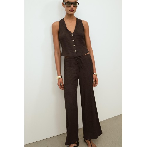 GERADE GESCHNITTENE HOSE MIT STRUKTURMUSTER