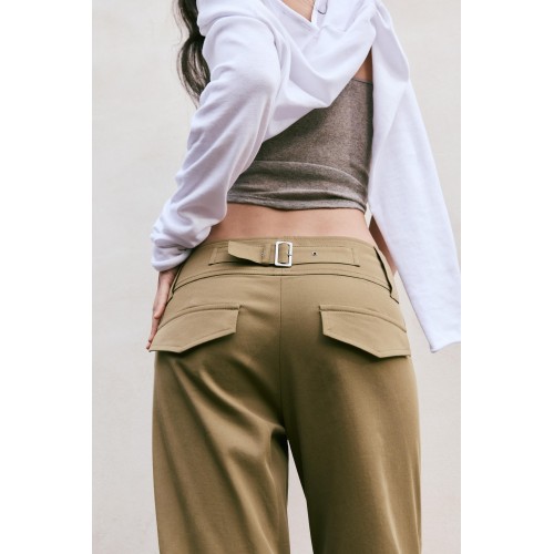Capri Pants with Buckle
