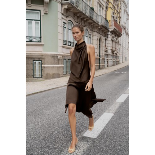 ASYMMETRIC HEELED SANDALS