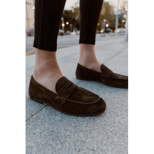 TOPSTITCHED SPLIT SUEDE LOAFERS TOPSTITCHED SPLIT SUEDE LOAFERS
